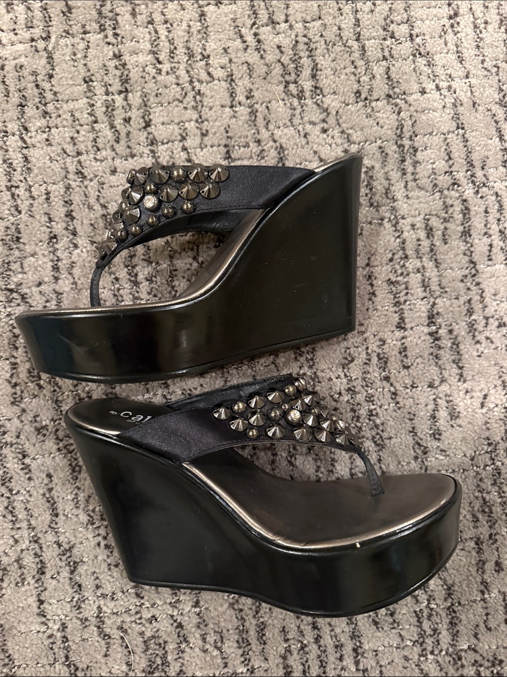 Callisto Black Studded Wedge Thong Sandals women’s size 8